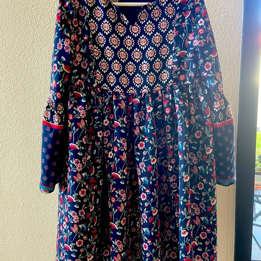 Navy floral dress to impress